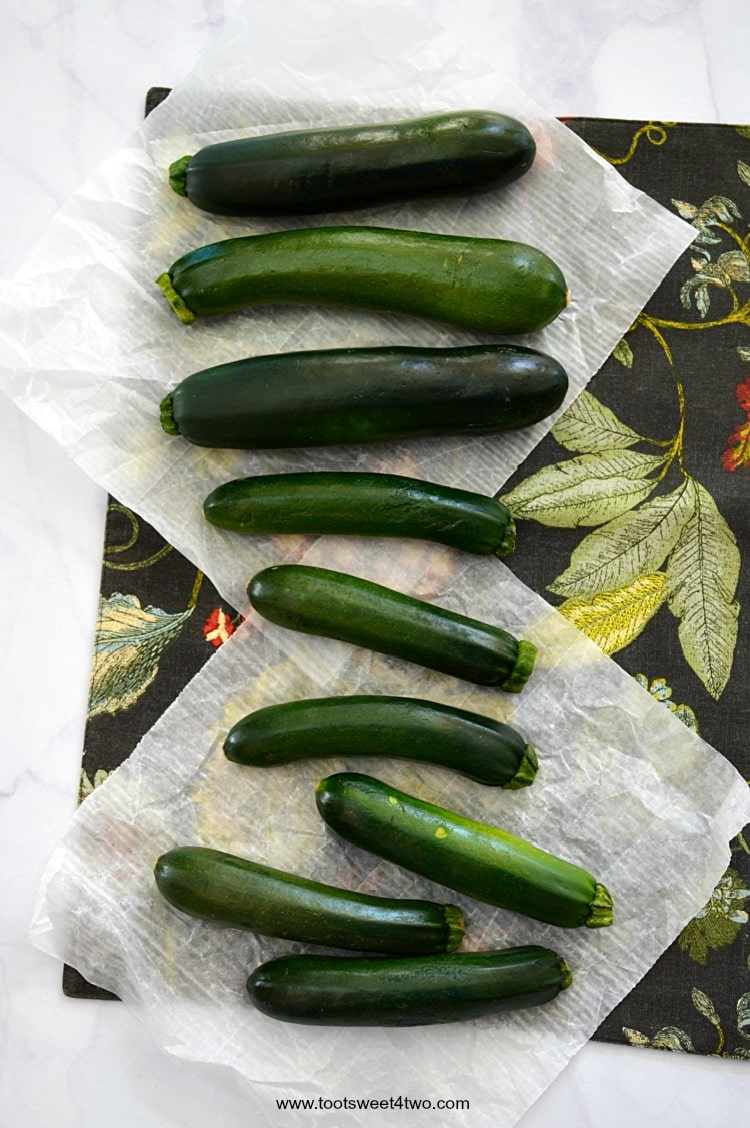 Medium and large sized zucchini