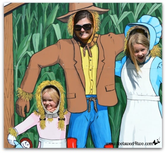 Scarecrow and Prairie Girls