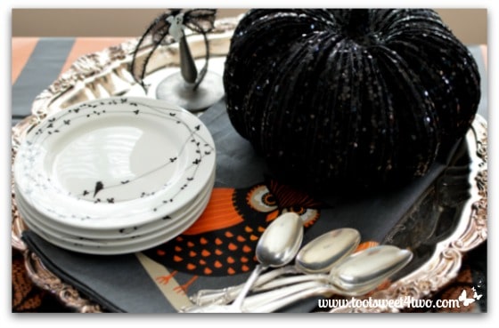 Ghosts in the Clouds - Pic 4 - Halloween tablescape