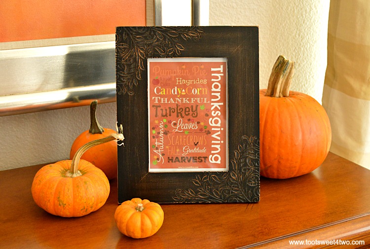 Framed Autumn printable with real pumpkins