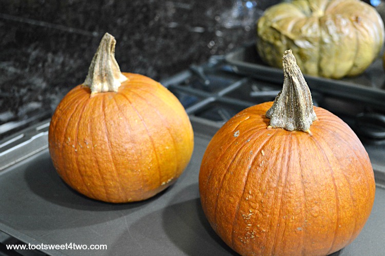 Roasted Pie Pumpkins cooling on the stove - Pic 11